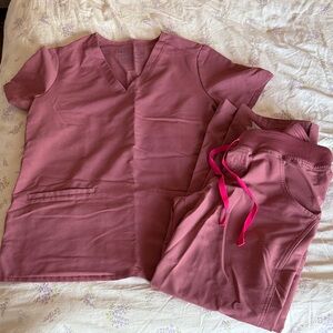 Figs Women's Mauve Scrub Set Size Small & Small Petite